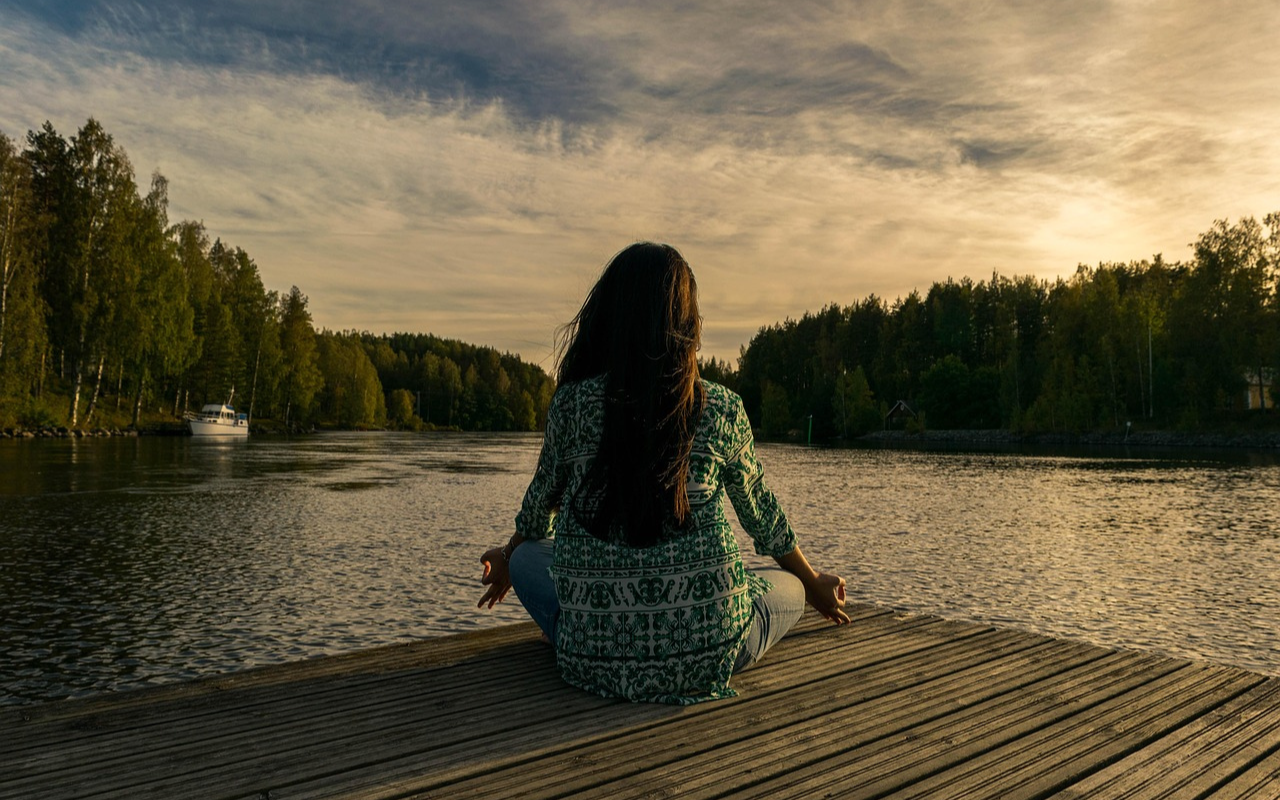 You are currently viewing Mindfulness: The Complete Guide to Present-Moment Awareness, Its Founders, and Meditation in the Modern World